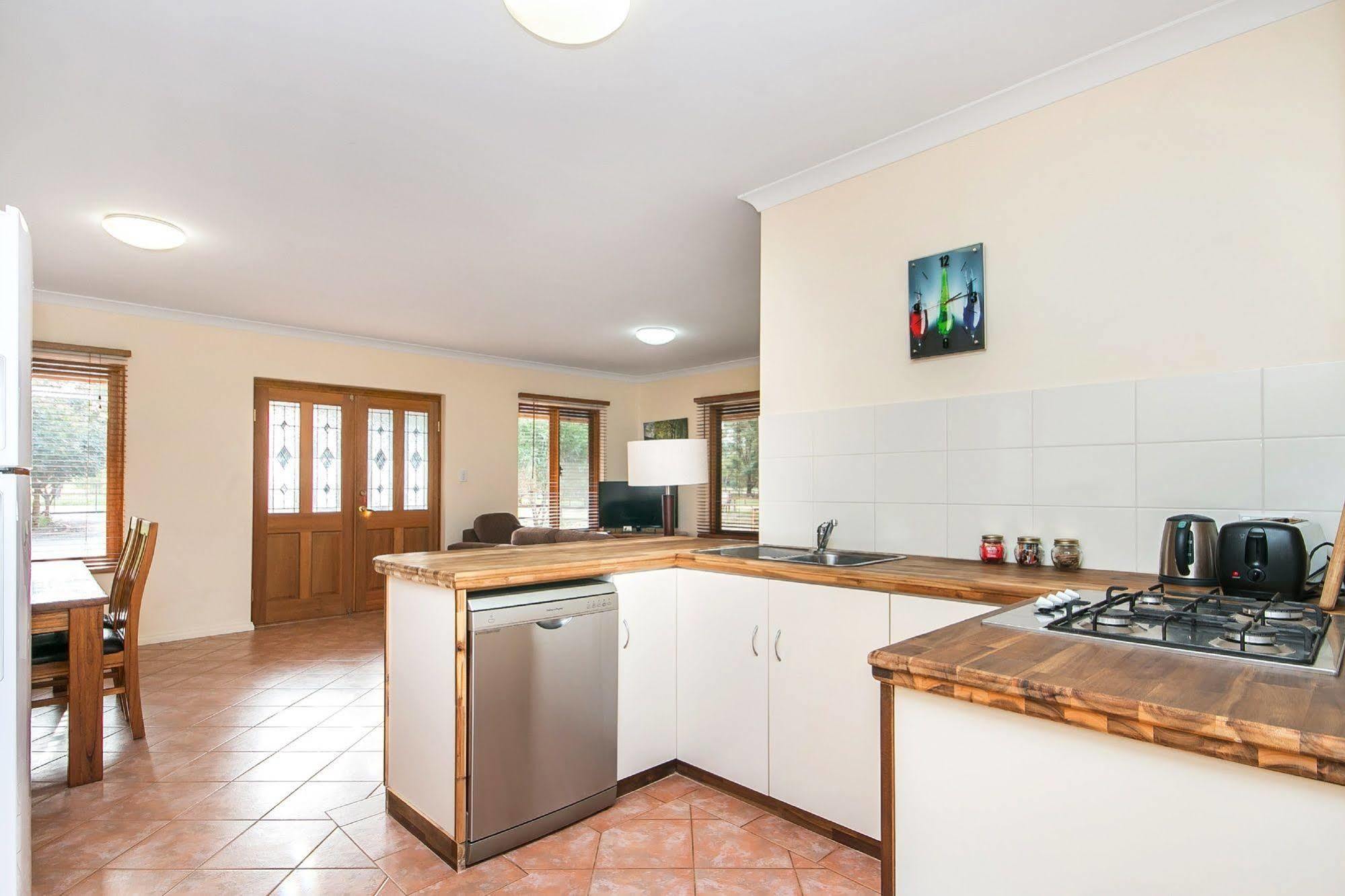 Coranda Lodge Armadale Ngoại thất bức ảnh